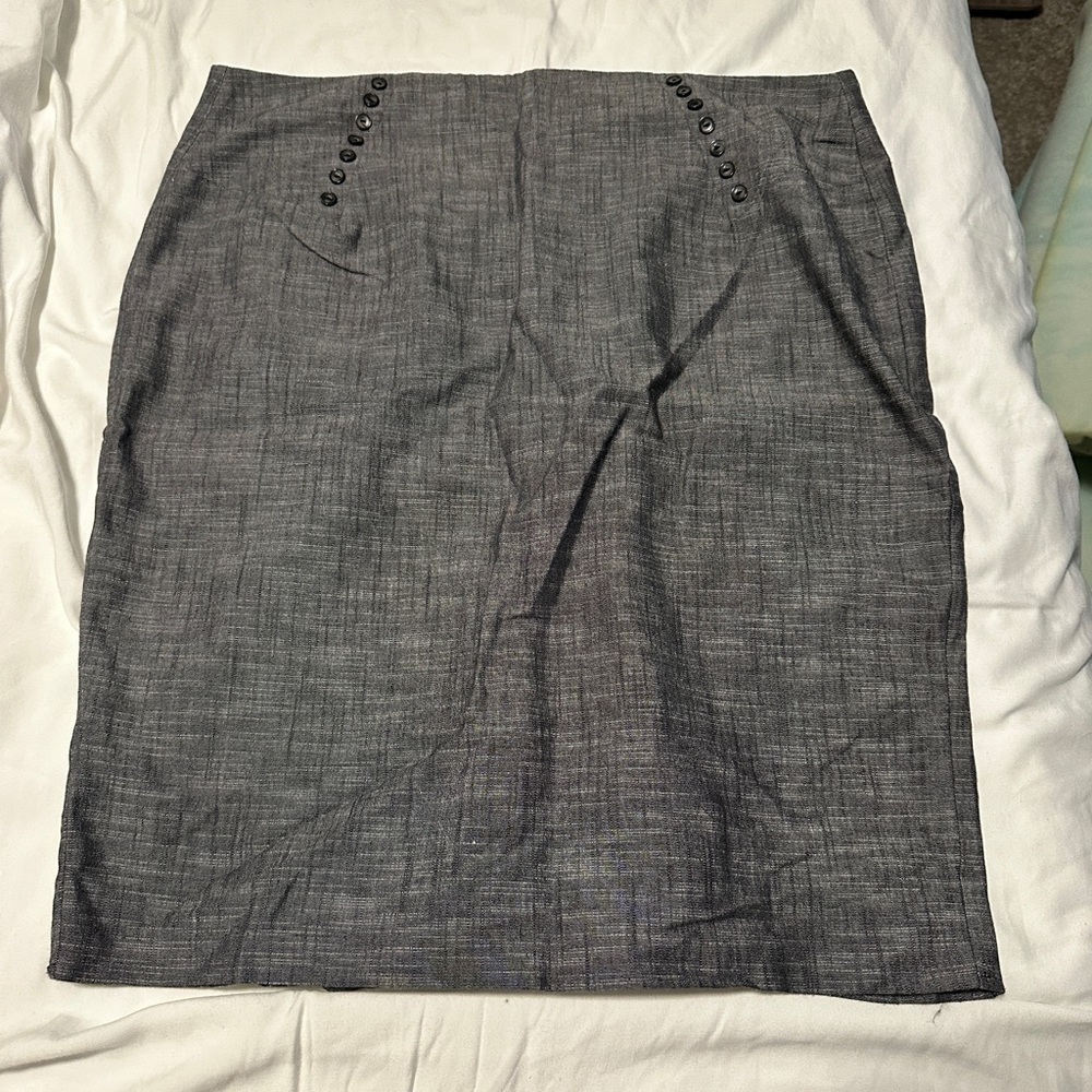 Size 13 IZ Byer gray pleated skirt
